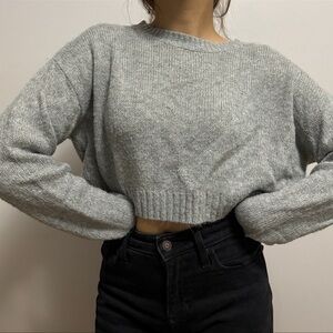 H&M Alpaca Gray Heathered Women Crew Neck Sweater cropped SZ S EUC Shaggy chunky